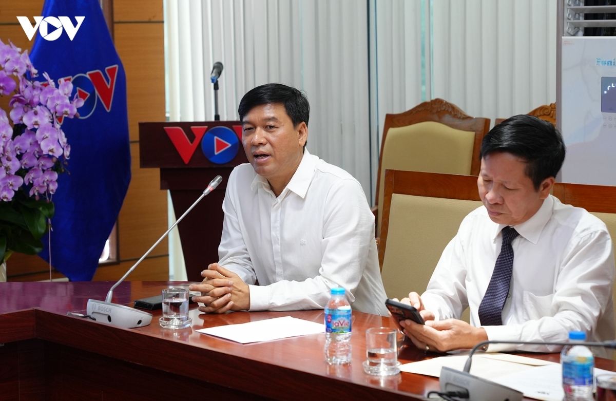 Tại buổi gặp mặt đoàn Ngân hàng Thương mại cổ phần Nam Á, Phó Tổng Giám đốc VOV Ngô Minh Hiển khẳng định, những lời chúc mừng nhân dịp này là nguồn động viên quý báu đối với đội ngũ những người làm báo VOV. Đài sẽ tiếp tục phát huy truyền thống 101 năm của nền Báo chí Cách mạng Việt Nam, không ngừng nâng cao chất lượng thông tin, thực hiện tốt nhiệm vụ chính trị được giao, xứng đáng với niềm tin của Đảng, Nhà nước và Nhân dân.