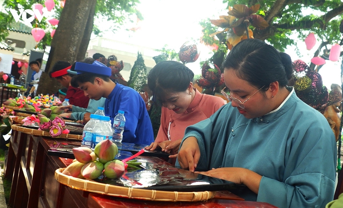 Một không gian trưng bày, trải nghiệm sen và những sản phẩm gắn với sen.