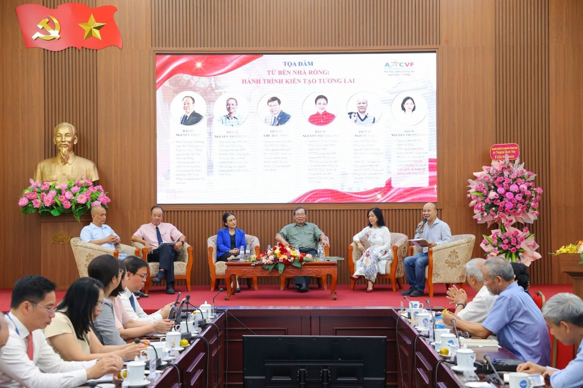 Le colloque a été suivi d’une table ronde. Photo: @AACVF