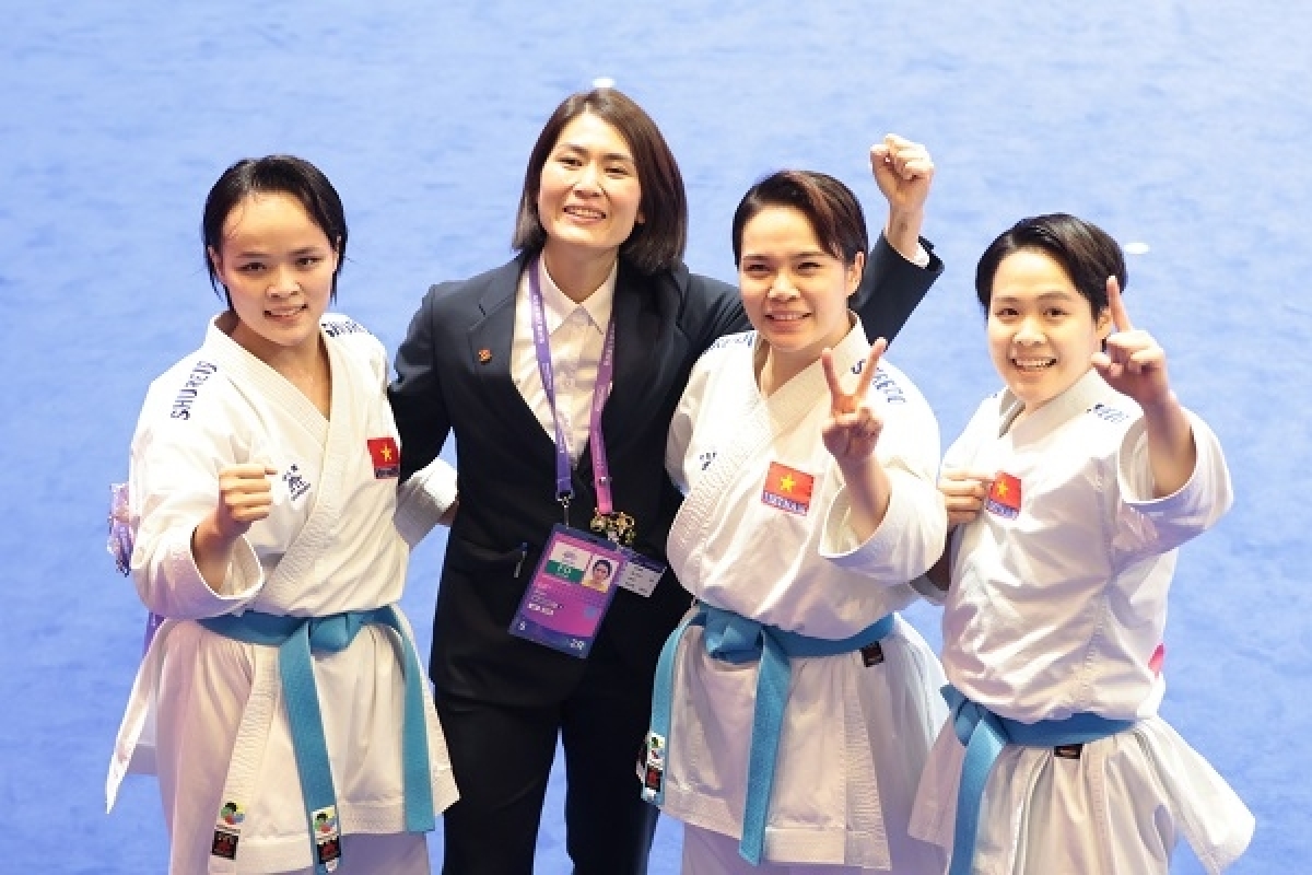 Die Kämpferinnen Nguyen Thi Phuong, Luu Thi Thu Uyen und Nguyen Ngoc Tram gewannen Goldmedaillen bei ASIAD 19. (Foto: tdtt.gov.vn)