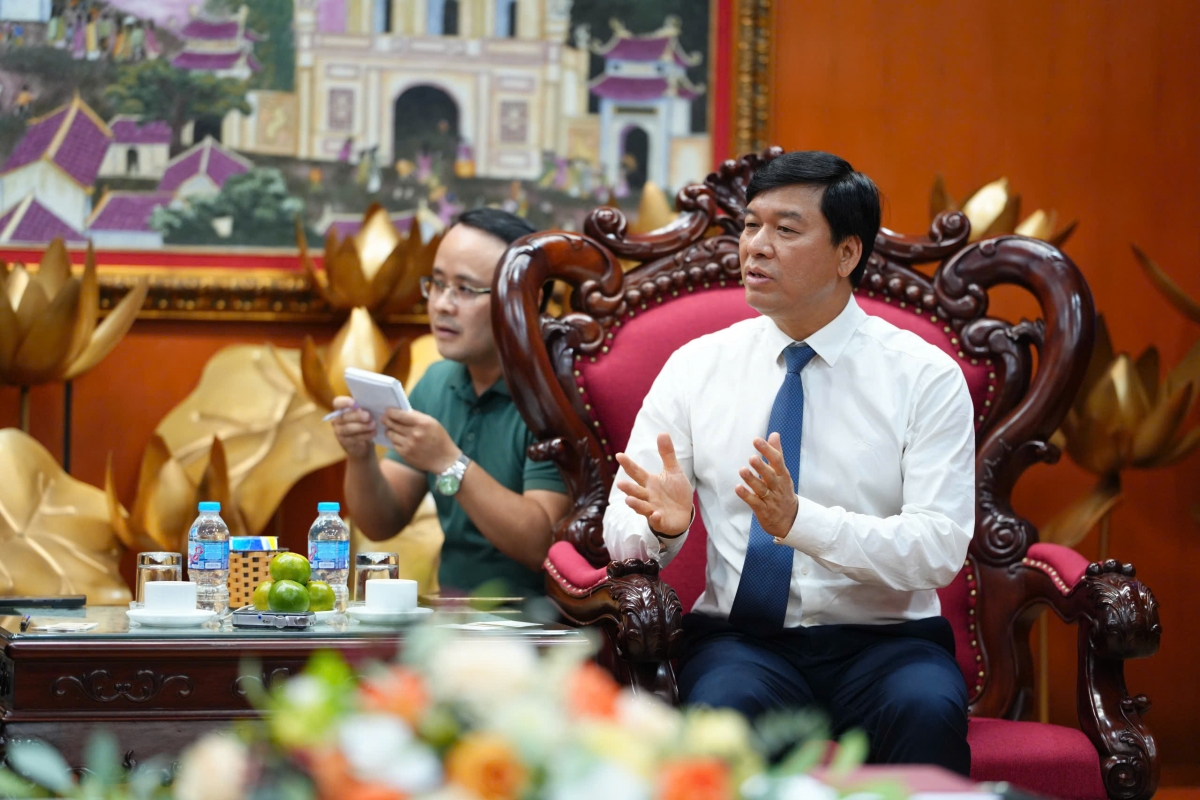 Phó Tổng Giám đốc Đài Tiếng nói Việt Nam Ngô Minh Hiển phát biểu tại buổi tiếp.
