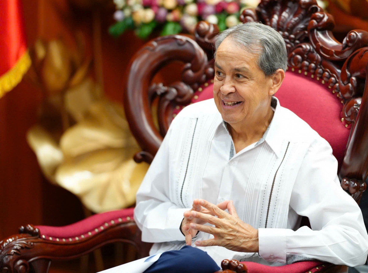 Đại sứ Đặc mệnh toàn quyền Cộng hòa Mexico tại Việt Nam Alejandro Negrín Muñoz phát biểu tại buổi tiếp