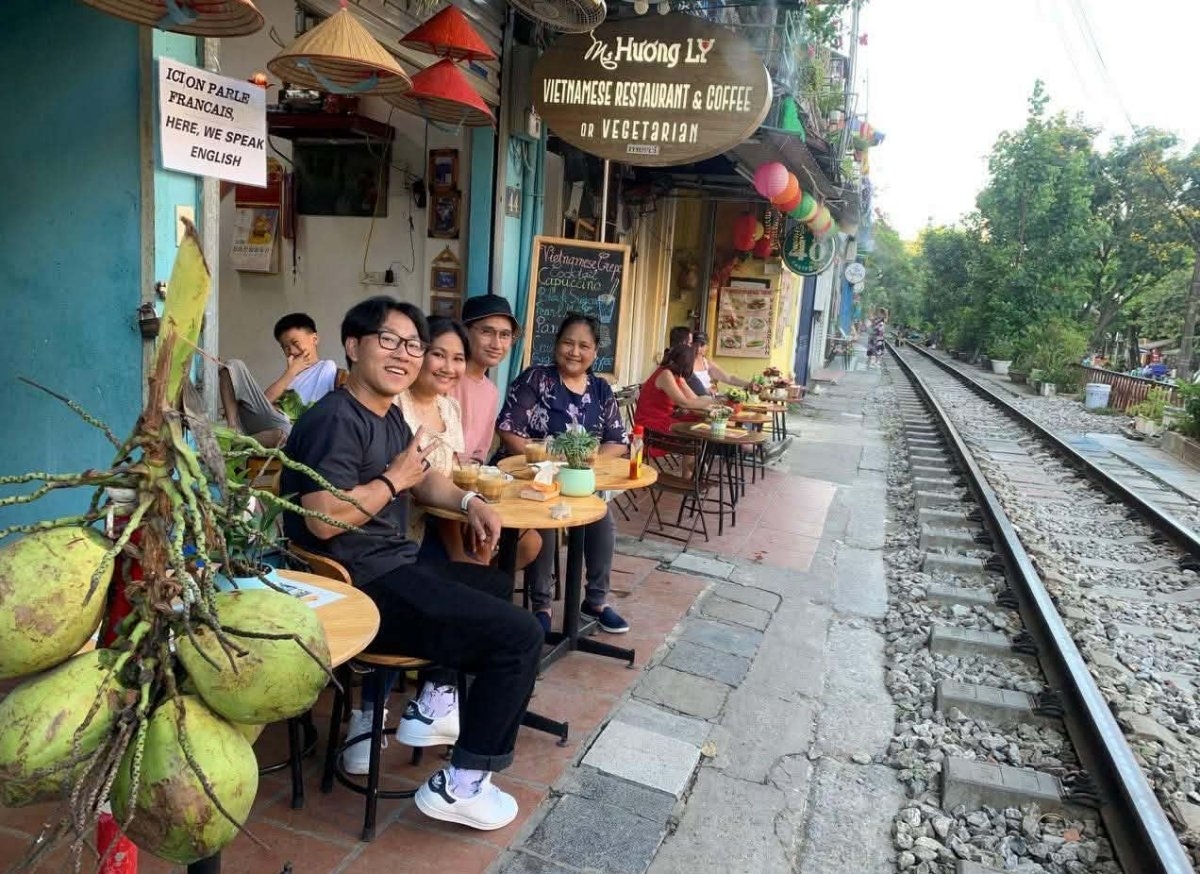 L’hospitalité des habitants et la richesse gastronomique marquent les visiteurs découvrant le Vietnam. Photo: Pham Hà/VOV Jakarta
