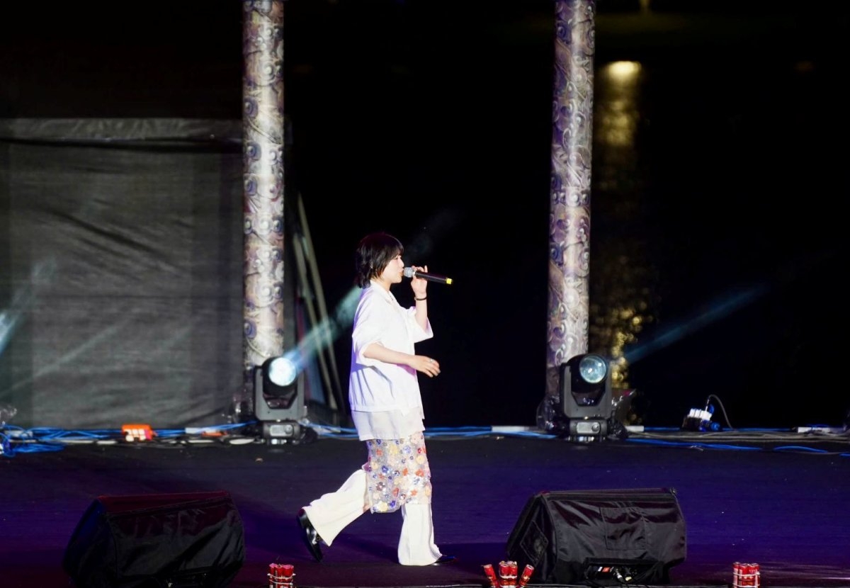 A performance by J-pop artist Kawanishi Natsuki from Japan (Photo: Le Hieu/VOV-Central Vietnam)
