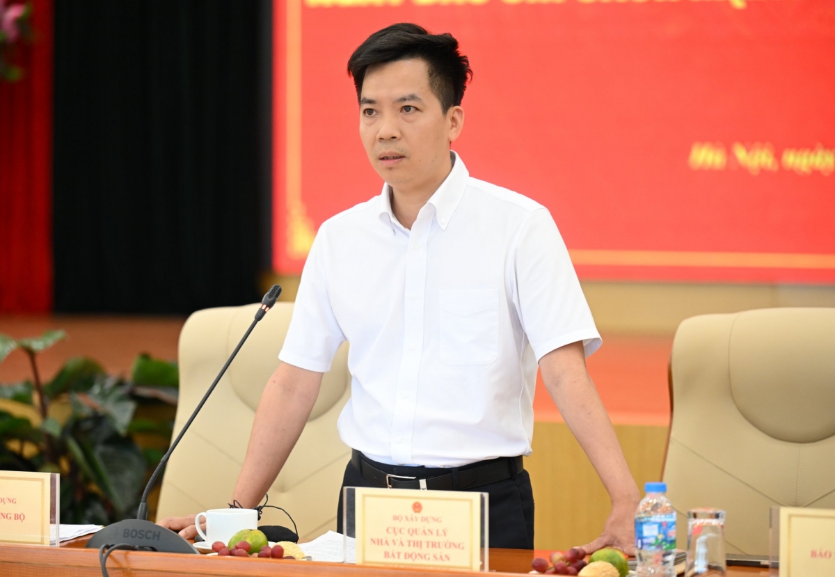 Ha Quang Hung, Deputy Director of the Department of Housing Development and Real Estate Market (Ministry of Construction), speaks at the press conference. Photo: Thanh Trung/VOV1