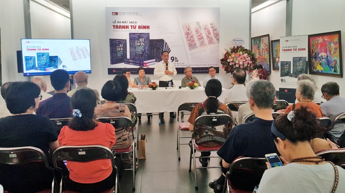 The launch ceremony for the reprinted Four-Panel painting book at the Vietnam National Museum of Fine Arts which currently houses nearly 2,500 Vietnamese folk paintings (Photo: Ngoc Anh/VOV5)
