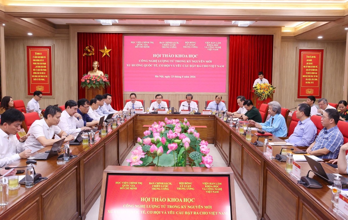 El seminario científico "Tecnología cuántica en la nueva era: tendencias, oportunidades y desafíos para Vietnam". Foto: Ha Nam/VOV
