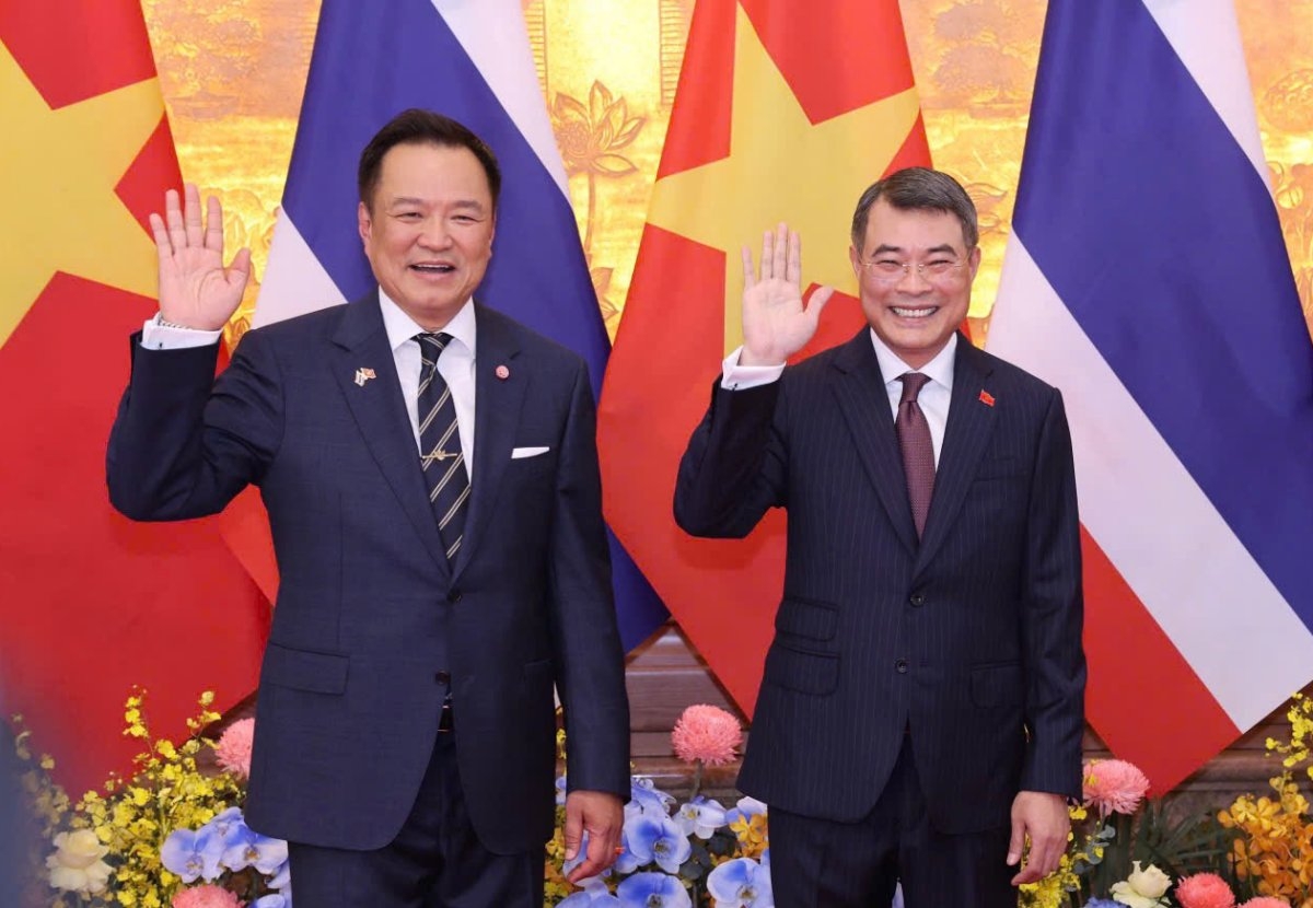 PM Le Minh Hung dan PM Kerajaan Thailand, Anutin Charnvirakul. Foto: VOV