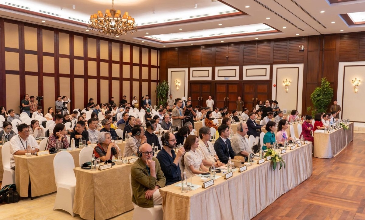 ບັນ​ດາ​ຜູ້​ແທນ​ທັງ​ພາຍ​ໃນປະ​ເທດ ແລະ ສາ​ກົນ​ເຂົ້າ​ຮ່ວມກອງ​ປະ​ຊຸມ​ສຳ​ມະ​ນາ (ພາບ: VOV)