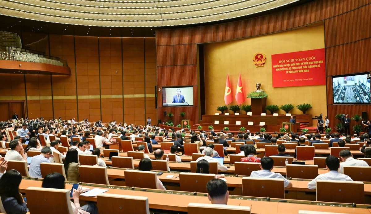 決議第10号の学習・周知徹底と実施に関する会議の様子（写真：VGP/Nhật Bắc）