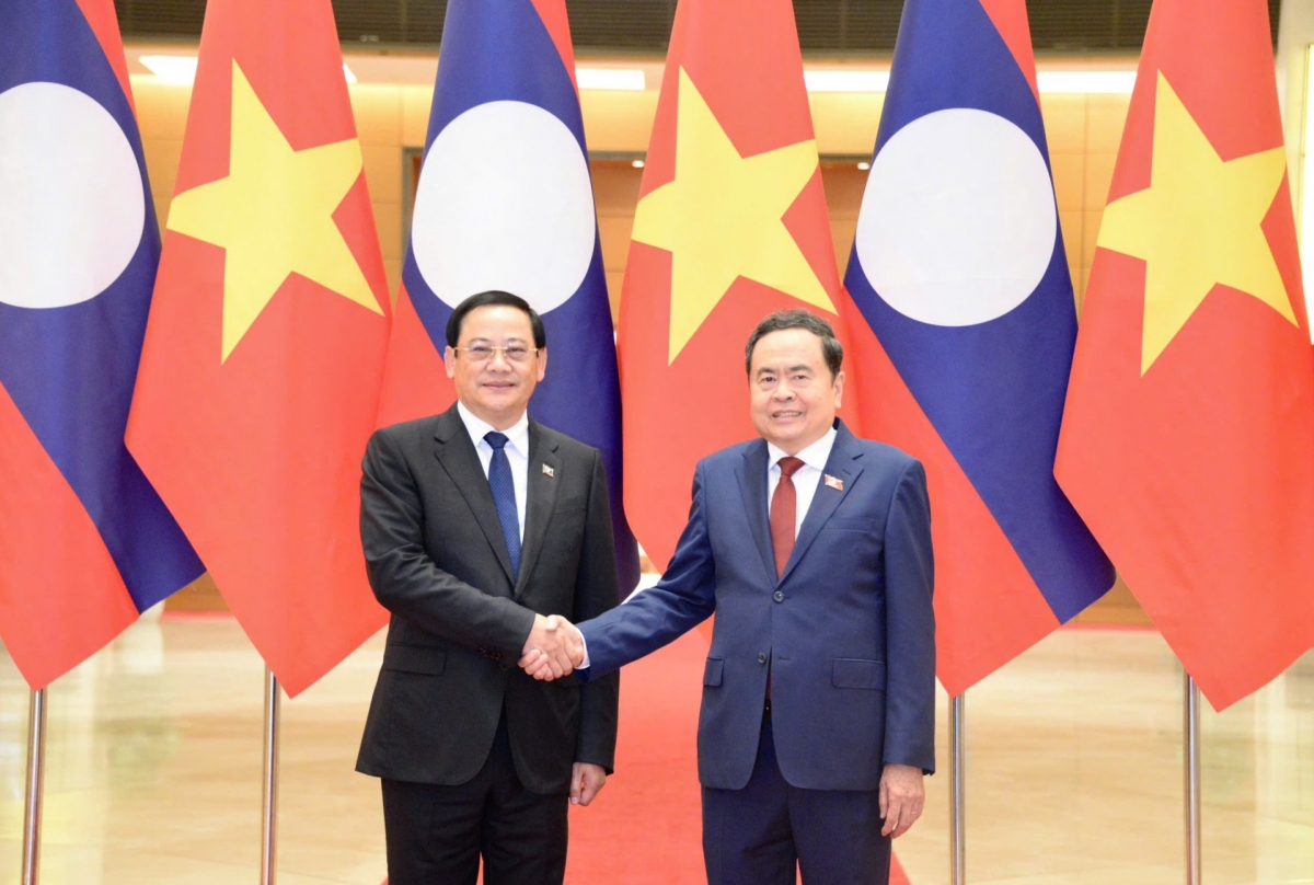 Ketua MN Tran Thanh Man dan PM Laos, Sonexay Siphandone. Foto:VOV
