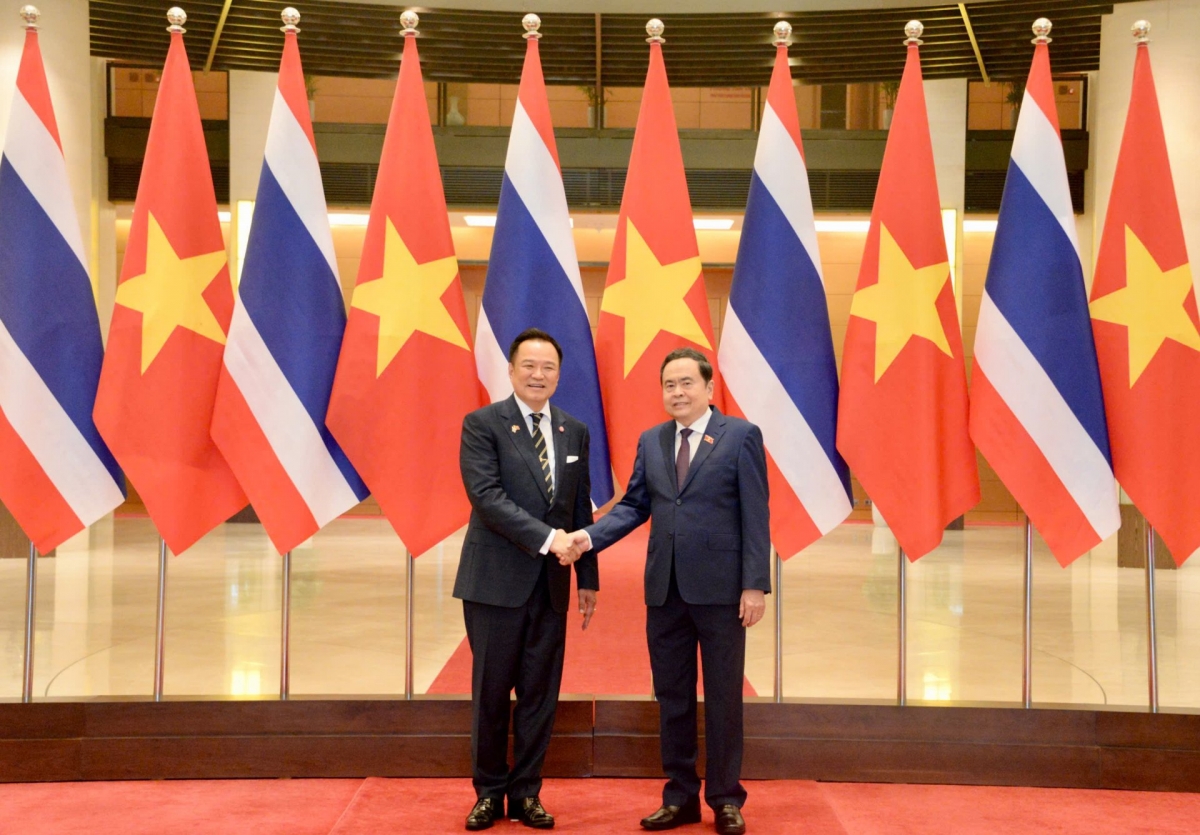 Ketua MN Tran Thanh Man dan PM Kerajaan Thailand, Anutin Charnvirakul. Foto: VOV