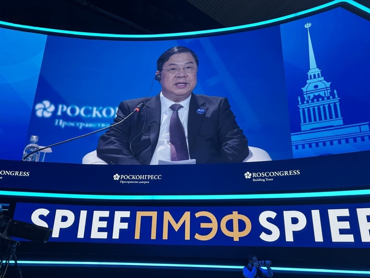 Первый вице-премьер Вьетнама Фам Зя Тук предложил три ключевых направления сотрудничества, направленных на обеспечение стабильного будущего для региона и всего мира. Фото: VOV