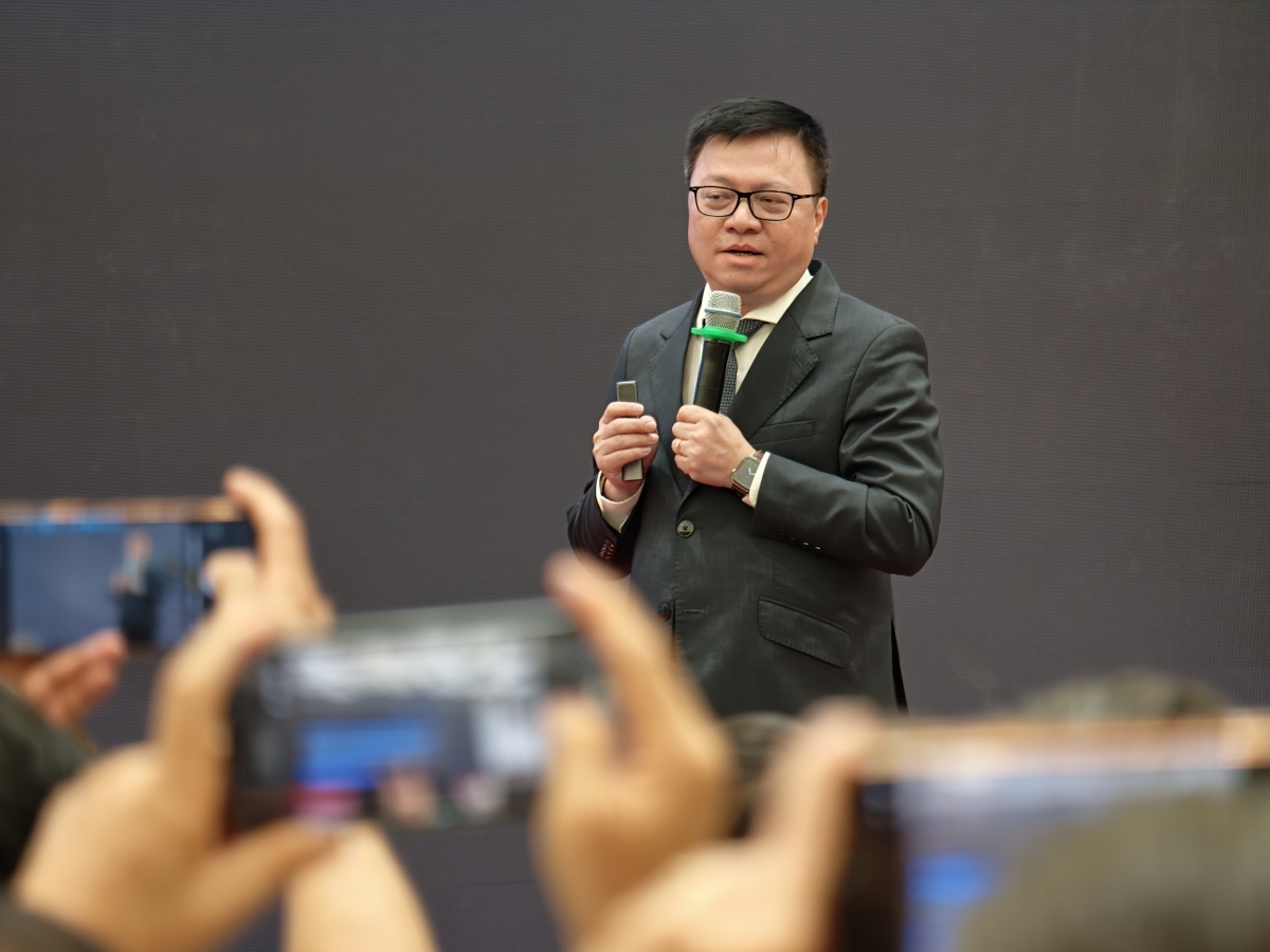 Ông Lê Quốc Minh, Phó Trưởng Ban Tuyên giáo và Dân vận Trung ương, Tổng Biên tập báo Nhân dân, Chủ tịch Hội Nhà báo Việt Nam nhận định, chuyển đổi số không phải thuần túy chuyển đổi về mặt công nghệ, mà là câu chuyện chuyển đổi về mặt tư duy. Ảnh: Đức Anh/VOV
