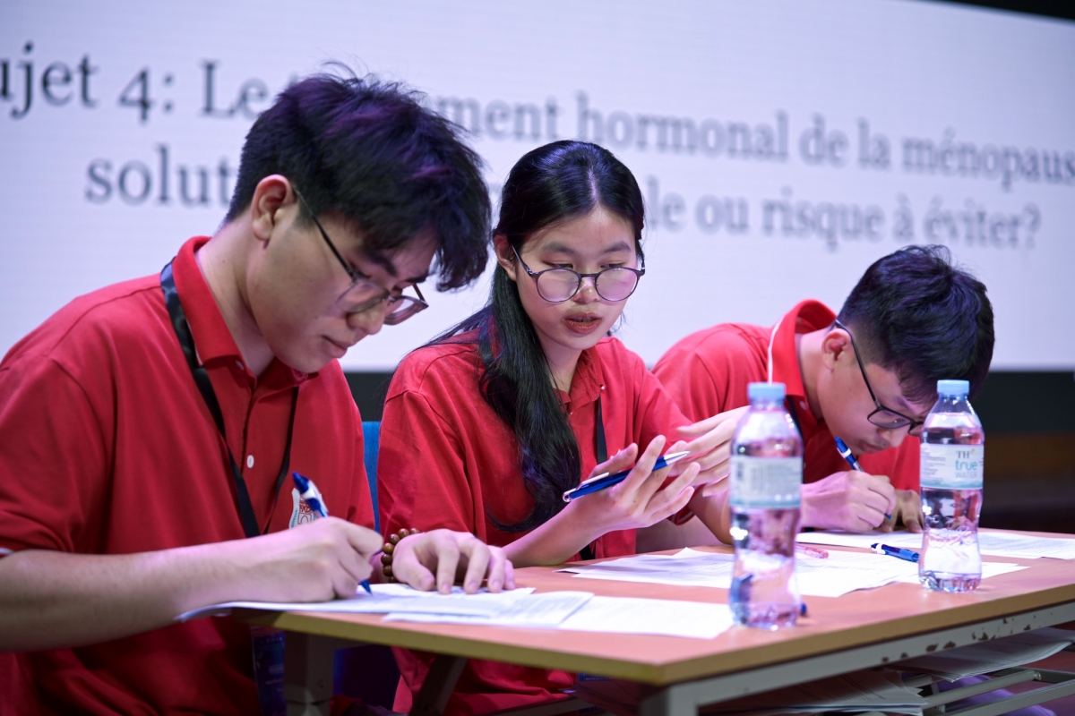 Les membres de l'équipe « L'Espérance » de l'Université de médecine de Hanoï, lauréate de l'édition 2026. 