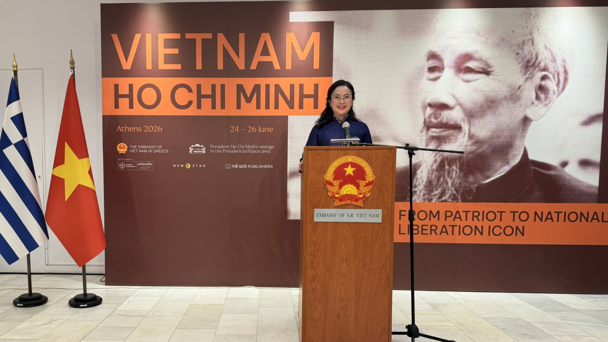 Bà Lê Thị Phượng, Giám đốc Khu di tích Chủ tịch Hồ Chí Minh tại Phủ Chủ tịch, phát biểu. Ảnh: BTC cung cấp