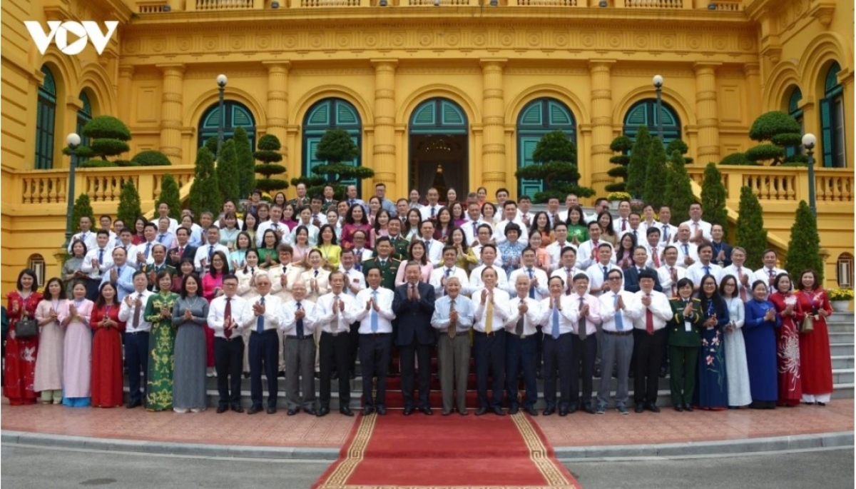 Tổng Bí thư, Chủ tịch nước Tô Lâm gặp mặt 101 nhà báo tiêu biểu, đoạt Giải Báo chí Quốc gia qua các năm, nhân dịp Kỷ niệm 101 năm Ngày Báo chí cách mạng Việt Nam (21/6/1925-21/6/2026).
