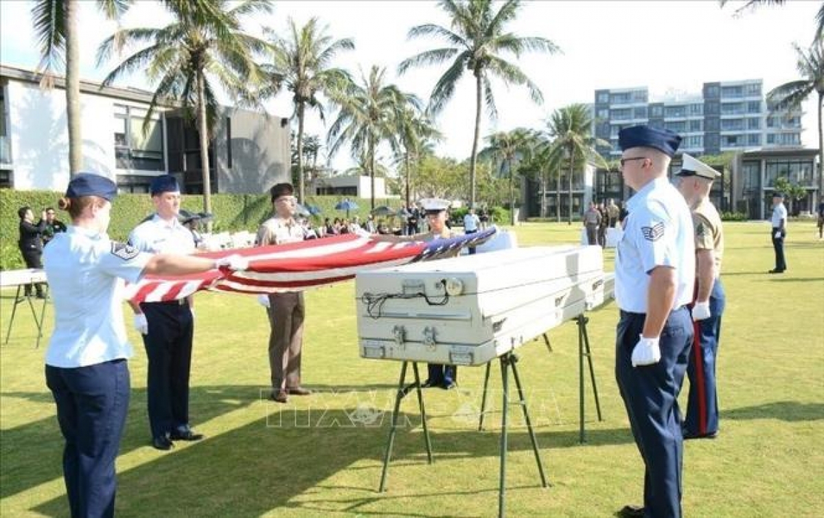 Ngày 19/4/2025, tại thành phố Đà Nẵng, Việt Nam và Hoa Kỳ phối hợp tổ chức Lễ trao trả hài cốt quân nhân Hoa Kỳ mất tích trong chiến tranh ở Việt Nam (MIA) lần thứ 169. Ảnh minh họa: BNG/TTXVN