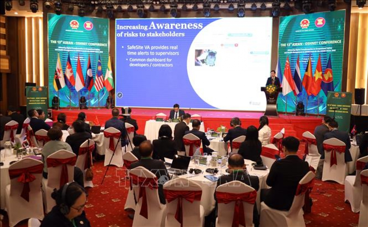 120 delegasi dari 11 negara menghadiri Forum ASEAN-OSHNET ke-13 di Kota Da Nang (Foto: VNA)