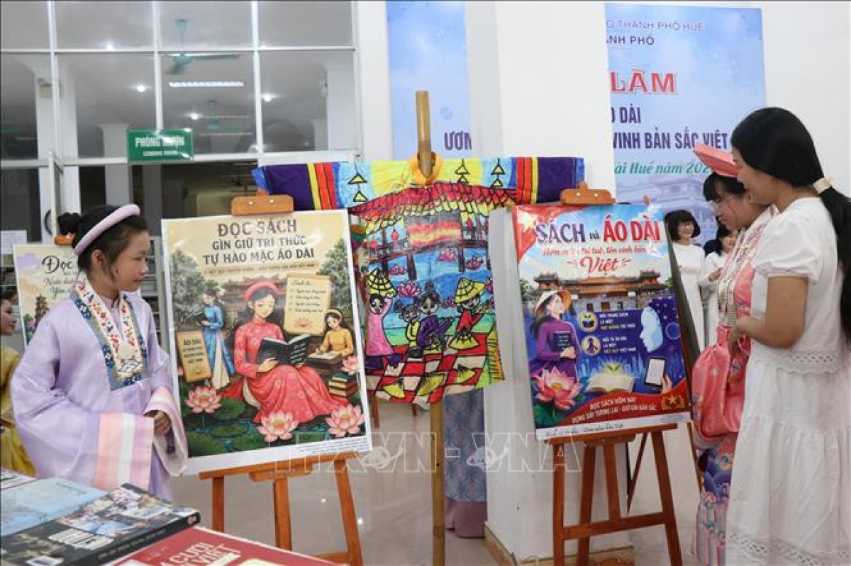 展示会を見学する来場者（写真：Mai Trang/TTXVN）