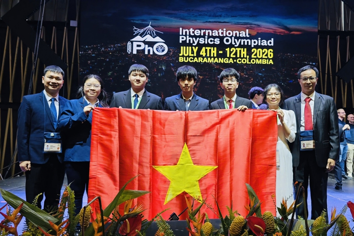El equipo vietnamita participante en la Olimpiada Internacional de Física 2026. Foto: GD