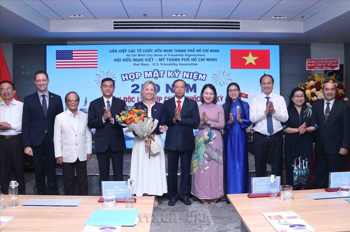 Các đại biểu chụp ảnh lưu niệm. Ảnh: Xuân Khu/TTXVN