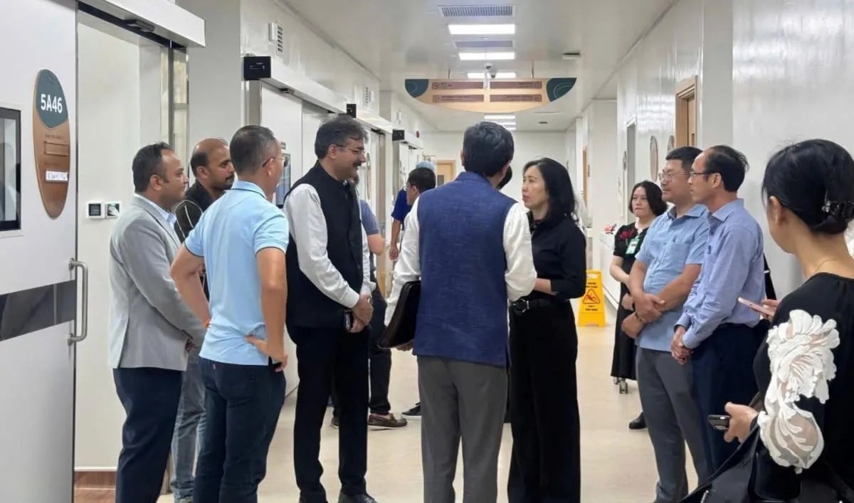 The delegation of the Ministry of Foreign Affairs visits the Indian Embassy in Hanoi and the Indian Consulate General in Ho Chi Minh City. (Photo: MoFA)