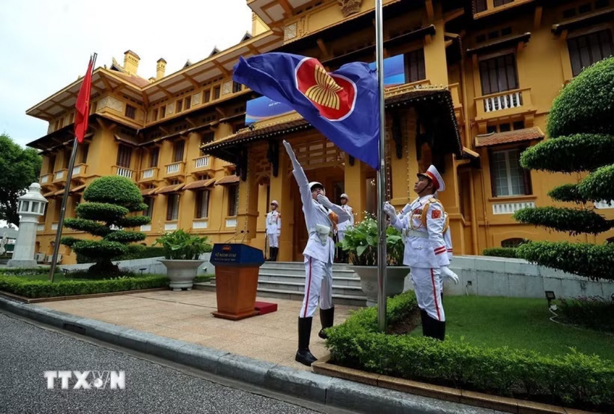 Upacara Pengibaran Bendera ASEAN. Foto: VNA