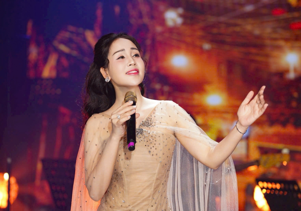 Tiến sĩ âm nhạc, ca sĩ Nguyễn Khánh Ly