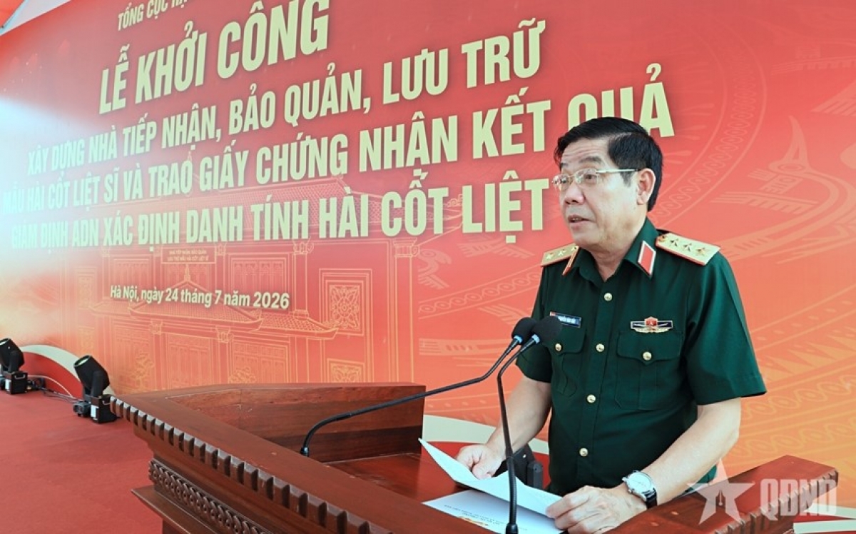 Thượng tướng Nguyễn Văn Gấu, Thứ trưởng Bộ Quốc phòng, Phó trưởng Ban Thường trực Ban Chỉ đạo quốc gia về tìm kiếm, quy tập và xác định danh tính hài cốt liệt sĩ (Ban Chỉ đạo Quốc gia 515), phát biểu chỉ đạo. Ảnh: qdnd.vn