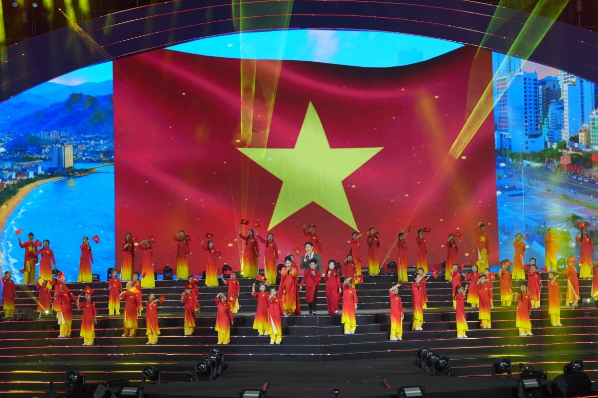 Chương trình nghệ thuật tại Festival Biển Khánh Hòa 2026. Ảnh: