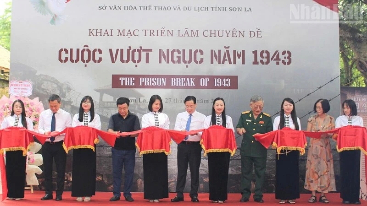 La inauguración de la exposición temática “La fuga de la prisión de 1943”. Foto: nhandan.vn