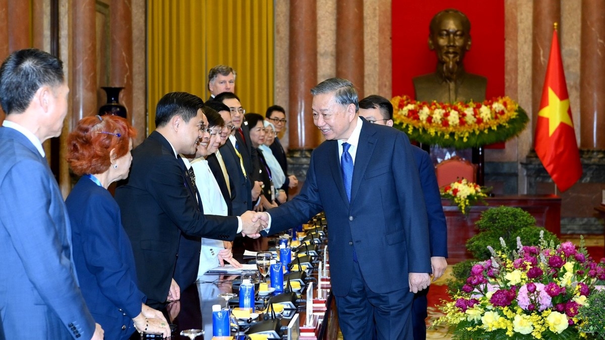 Sekjen sekaligus Presiden To Lam menerima kepala delegasi yang menghadiri Forum Masa Depan ASEAN 2026 di Hanoi. Foto: Surat Kabar Nhan Dan