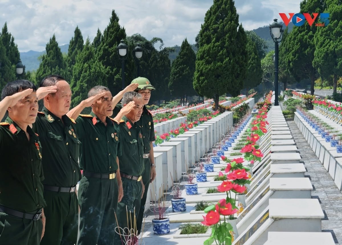 ทหารผ่านศึกกลับสมรภูมิจุดธูปรำลึกทหารพลีชีพเพื่อชาติ 
