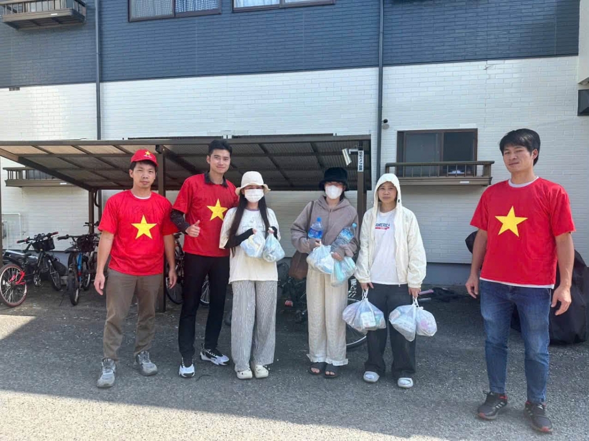 Cộng đồng người Việt Nam tại Nhật Bản mang quà ủng hộ người dân vùng động đất