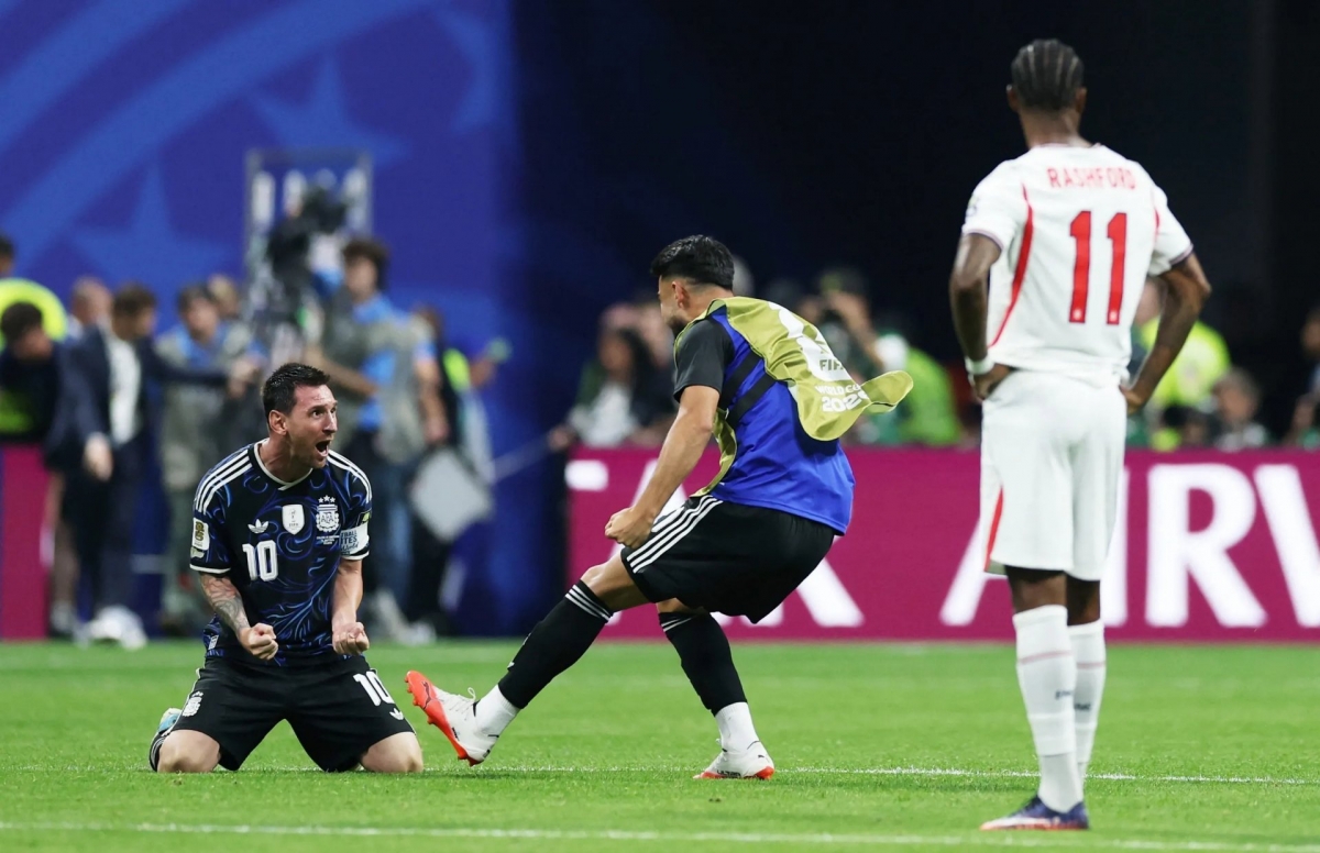 Lionel Messi leads Argentina's comeback victory over England to book a spot in the 2026 FIFA World Cup final. (Photo: REUTERS)