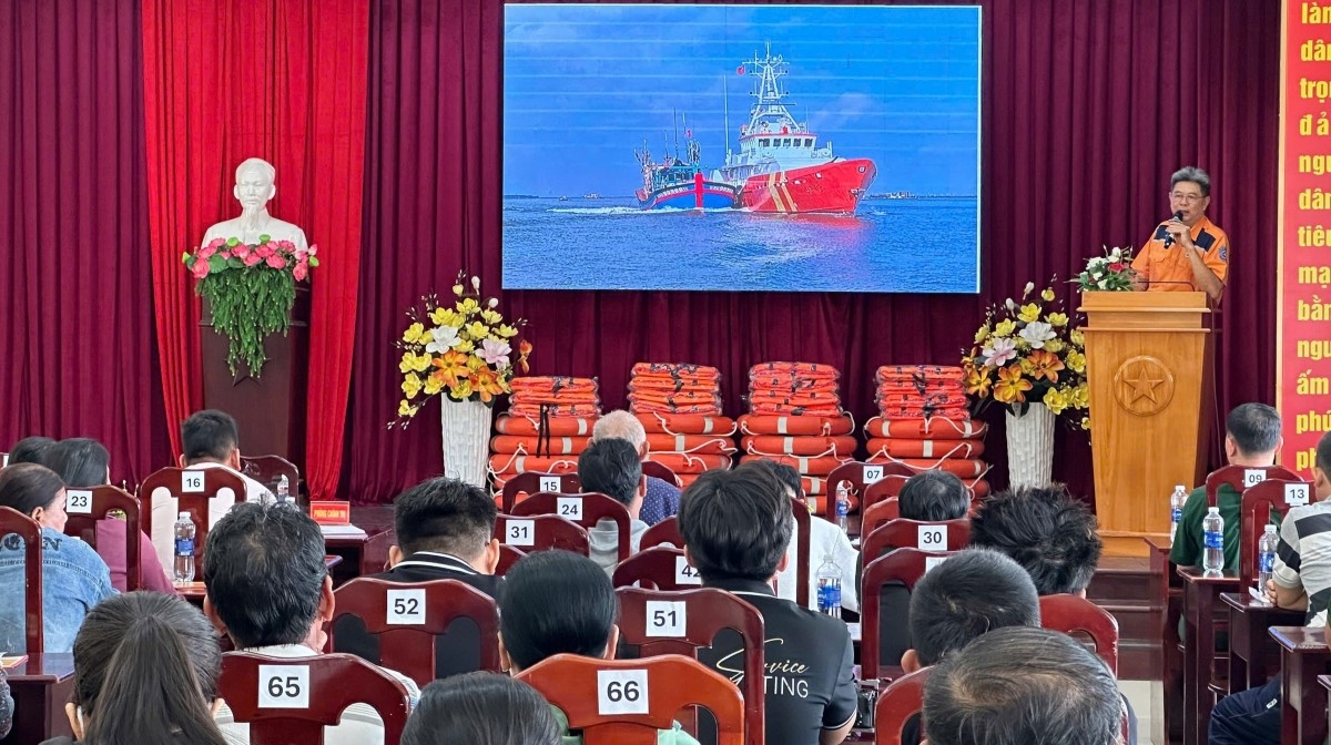 Upacara sidang memberikan sosialiasi tentang penghapusan IUU di Provinsi Lam Dong (Foto: Quang Sang/VOV Tay Nguyen)