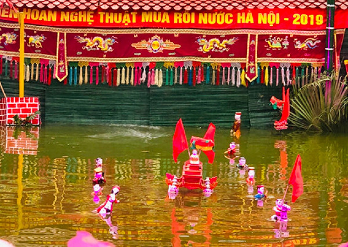 Ein Auftritt beim Festival für Wasserpuppenspiel der Stadt Hanoi 2019. (Foto: nguoihanoi.vn)
