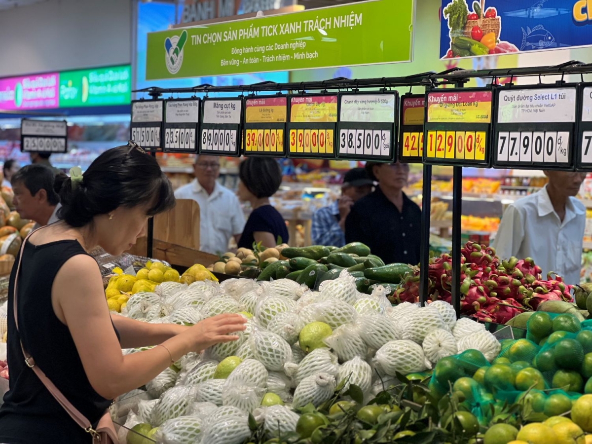 Các sản phẩm đạt tiêu chuẩn chất lượng và mang dấu Tick Xanh Trách nhiệm được người tiêu dùng ưu tiên lựa chọn. Ảnh: VGP/LT