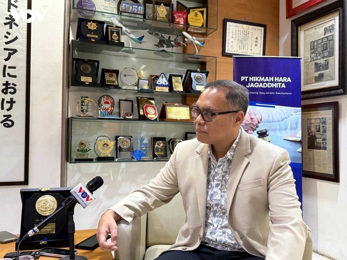 ศาสตราจารย์ Hikmahanto Juwana อดีตอธิการบดีมหาวิทยาลัย Jenderal Achmad Yani ประเทศอินโดนีเซีย