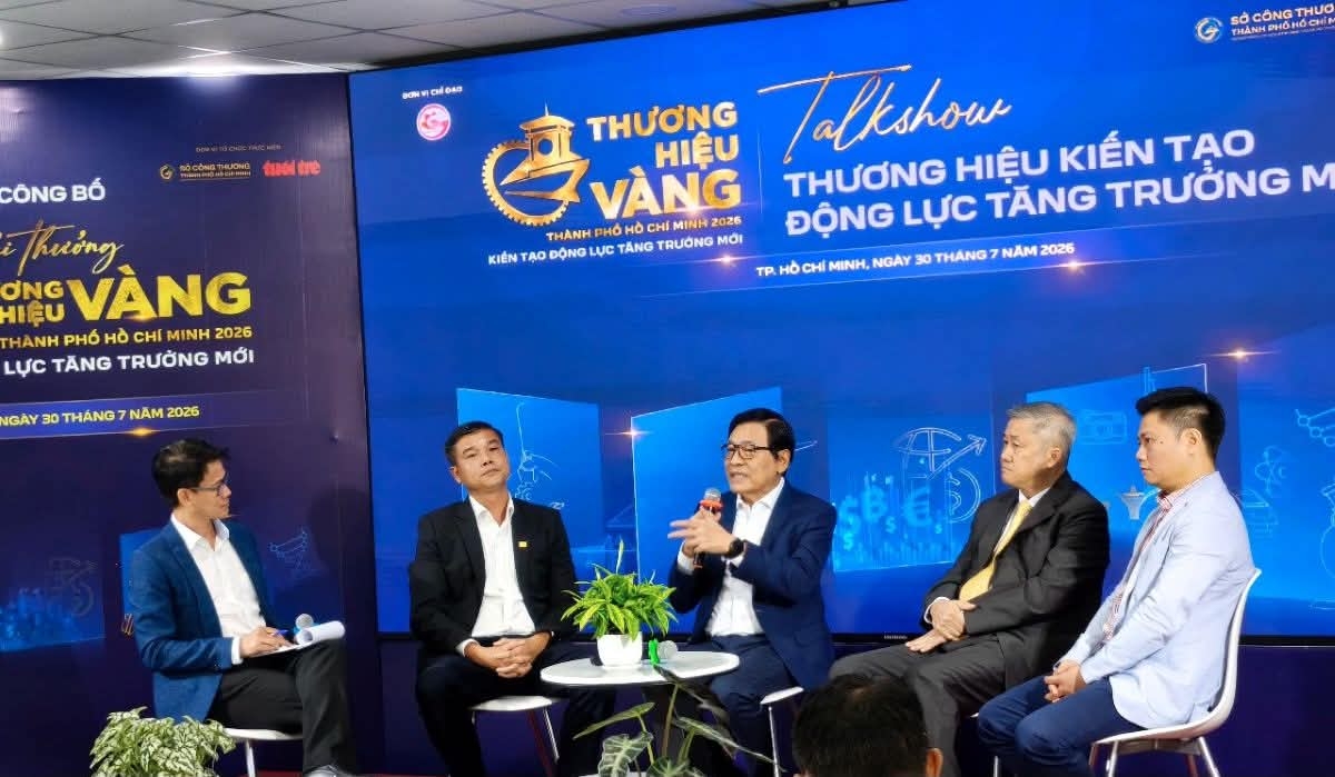 Cùng với phát động giải thưởng, đại diện ngành chức năng và doanh nghiệp tọa đàm "Thương hiệu kiến tạo động lực tăng trưởng mới". - Ảnh: Lệ Hằng/VOV-TP Hồ Chí Minh