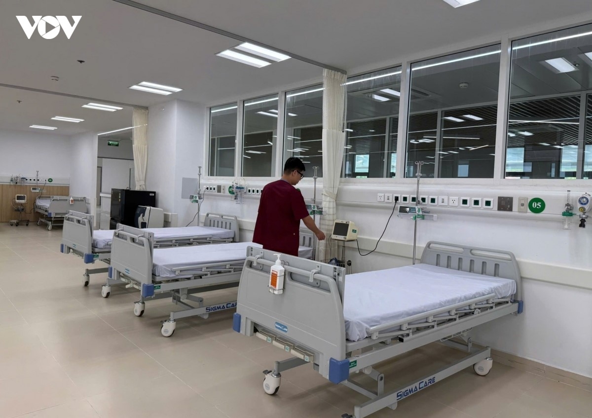 Tại cơ sở mới, hệ thống giường bệnh nội trú được đầu tư hiện đại, thiết kế đồng bộ, đáp ứng yêu cầu chăm sóc và điều trị cho người bệnh trong thời gian nằm viện.