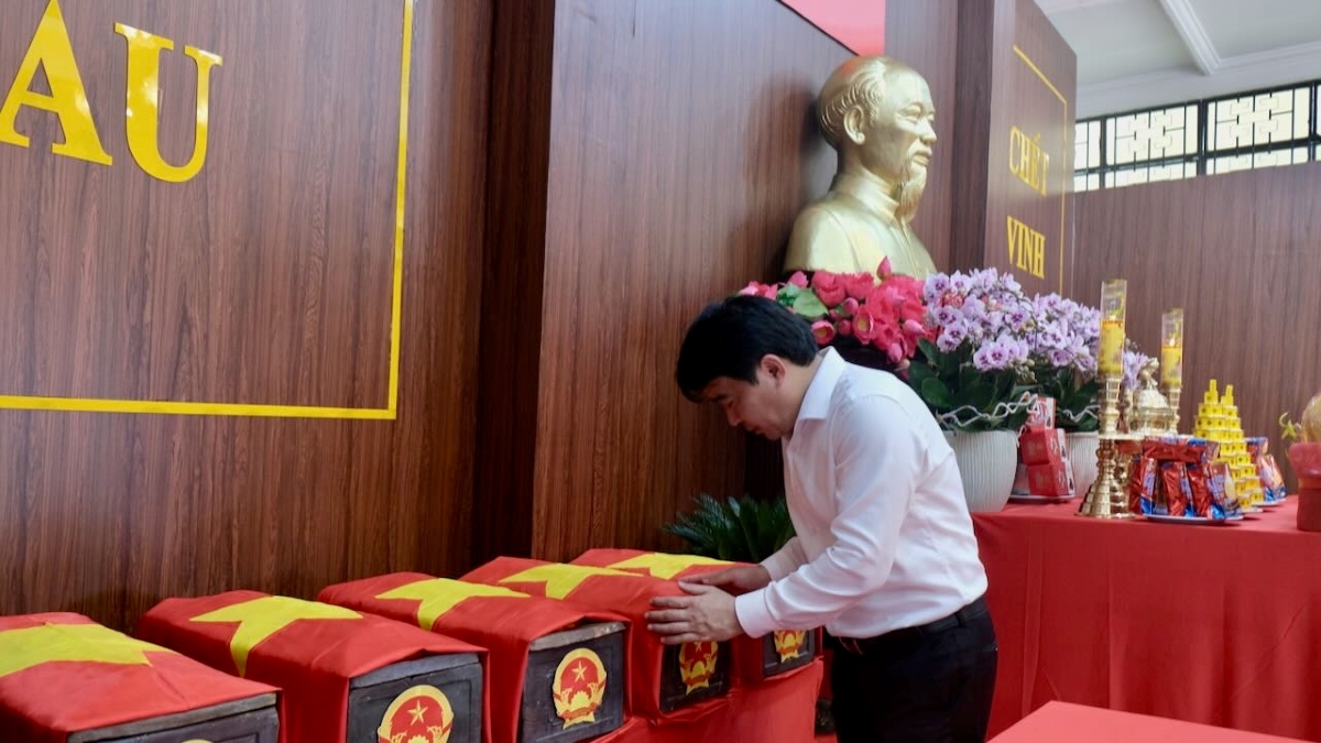 (ຈຳນວນນັກຮົບເສຍສະຫຼະຊີວິດເພື່ອຊາດທີ່ອາດຈະຖືກຝັງຢູ່ເຂດສວນສາທາລະນະ ເລທິຣຽງ ແມ່ນຫຼາຍທີ່ສຸດ)
