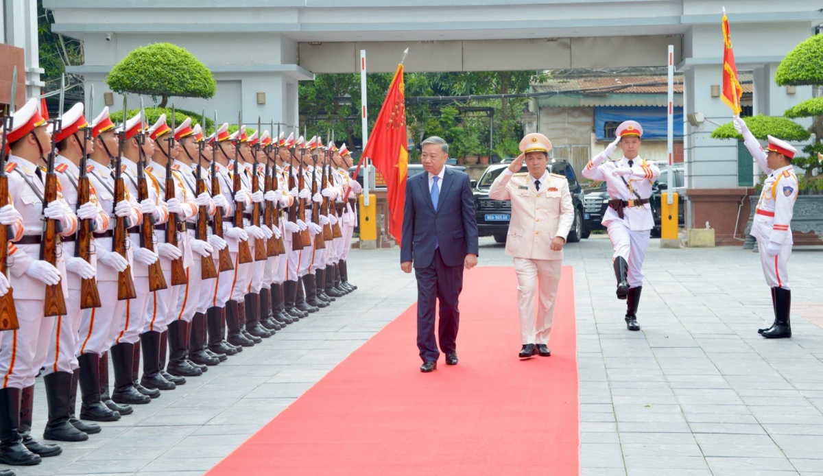 Tổng Bí thư, Chủ tịch nước Tô Lâm đến thăm, làm việc tại Cục Cảnh sát quản lý trại giam, cơ sở giáo dục bắt buộc, trường giáo dưỡng, Bộ Công an. Ảnh: Văn Hiếu/VOV