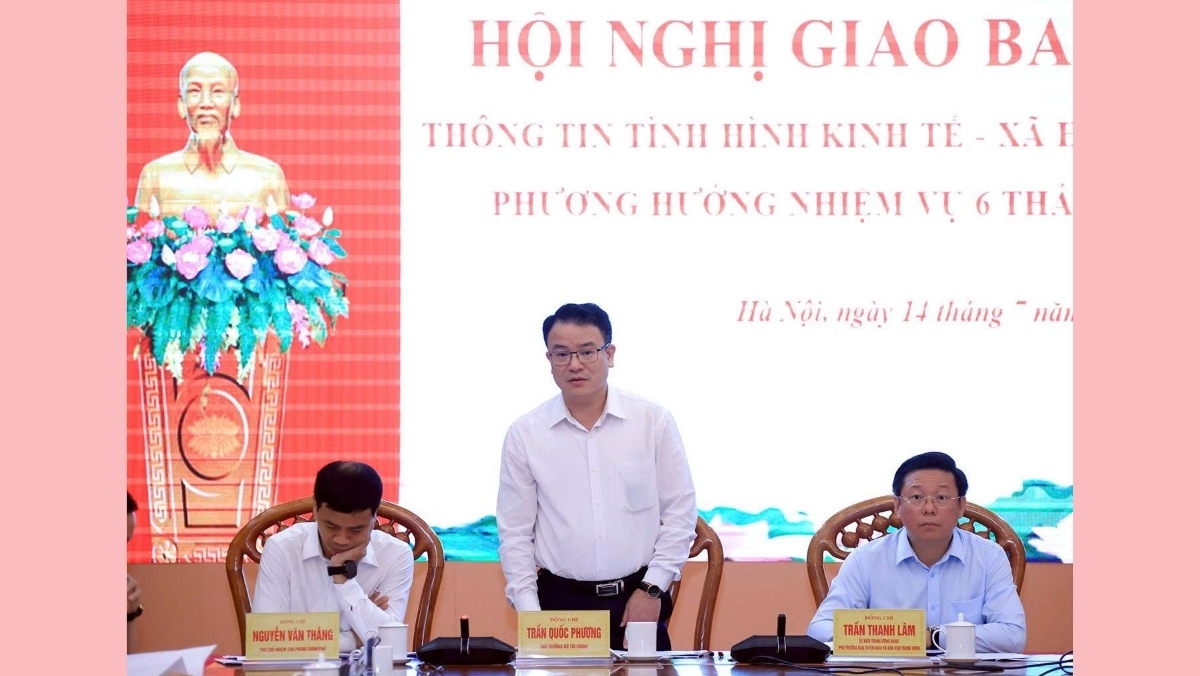 Deputy Minister of Finance Tran Quoc Phuong speaks at a press briefing on Vietnam’s socio-economic performance in the first six months of the year and priorities for the remainder of 2026, Hanoi, July 14, 2026. (Photo: Thuy Hang/VOV)