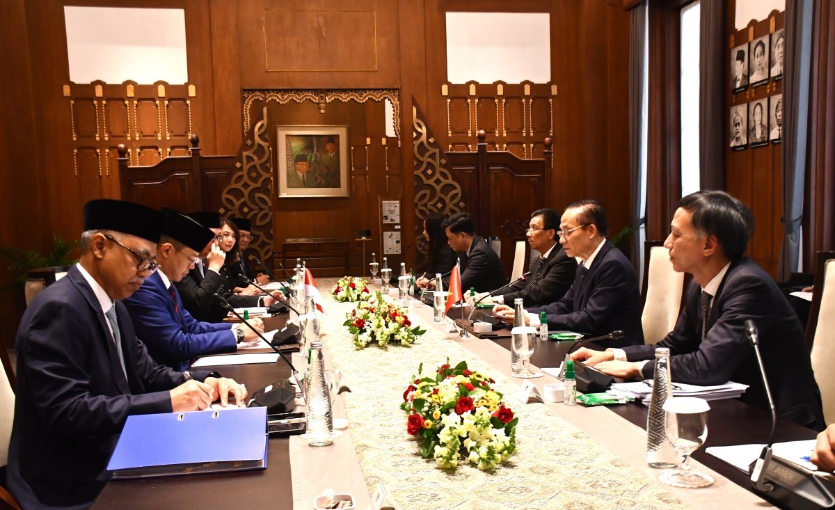 Menlu Vietnam, Le Hoai Trung dan Menlu Indonesia, Sugiono bersama memimpin Pertemuan ke-6 Komisi Bersama Kerja Sama Bilateral Vietnam-Indonesia (Foto: Pham Ha/VOV di Indonesia)