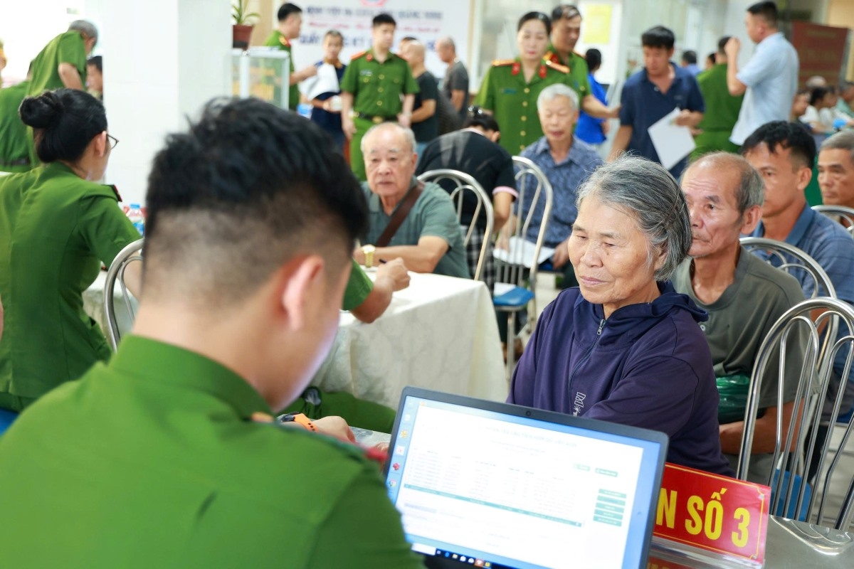 From July 10-14, Quang Ninh provincial Department of Public Security collects DNA of relatives of martyrs in 54 communes, wards, and special zones. (Photo: Vu Mien/VOV-Northeast Region)