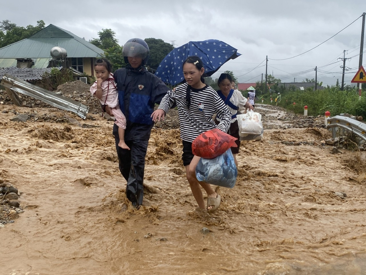 Nước lũ bủa vây nhiều thôn, bản của xã Mường Than, Lai Châu. Ảnh: Thanh Thuỷ/VOV-Tây Bắc
