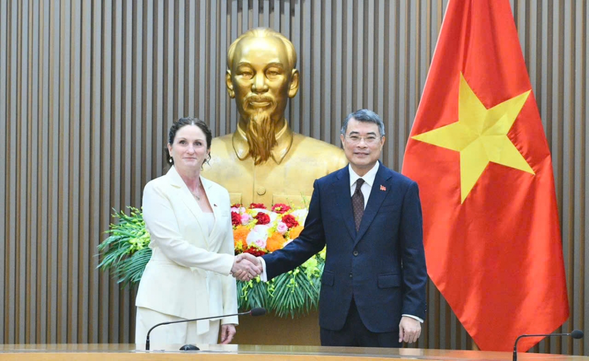 Thủ tướng Lê Minh Hưng và Đại sứ New Zealand tại Việt Nam, Caroline Beresford. Ảnh: Lại Hoa/VOV