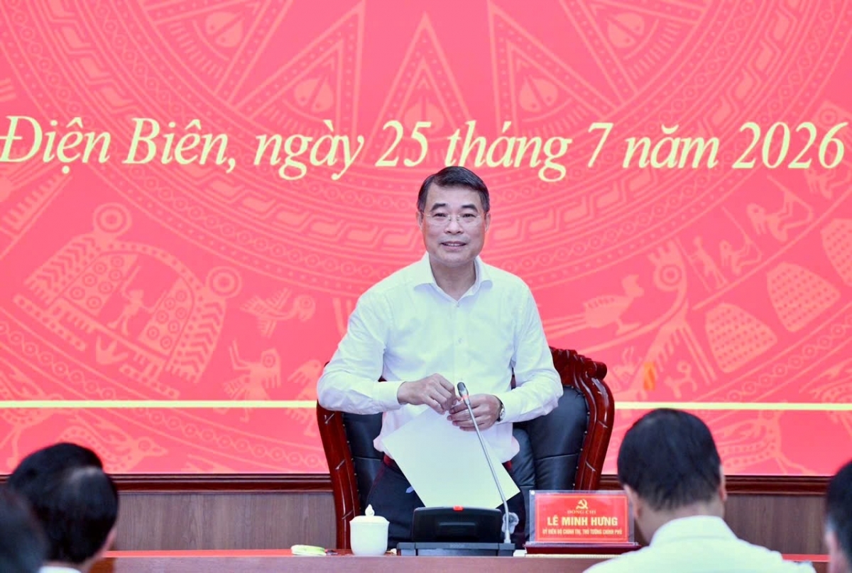 PM Le Minh Hung menyampaikan pidato dalam rapat kerja tersebut (Foto: Lai Hoa/VOV)